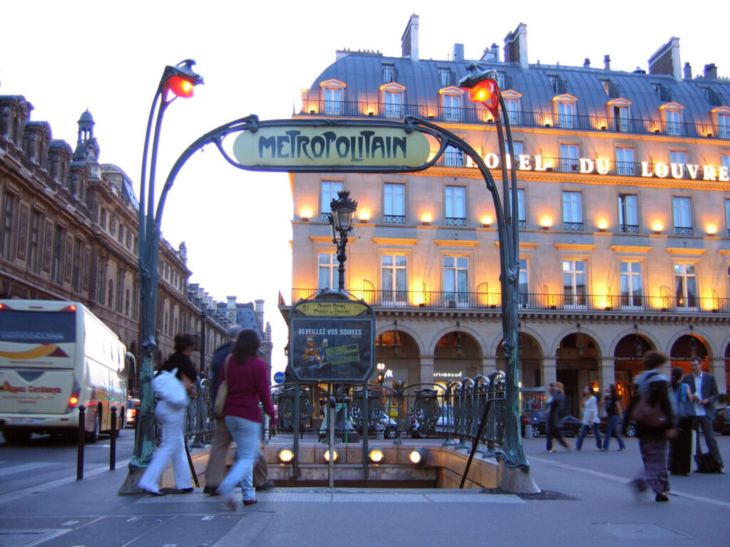 Palais Royal entrance to the Metro